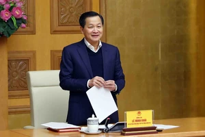 Phó Thủ tướng Lê Minh Khái chỉ đạo không để xảy ra tình trạng thiếu hàng, gián đoạn nguồn hàng gây tăng giá đột biến