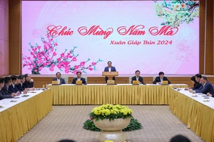 Thủ tướng Phạm Minh Chính và các Phó Thủ tướng dự cuộc gặp mặt đầu năm mới với cán bộ, công chức, viên chức, người lao động Văn phòng Chính phủ