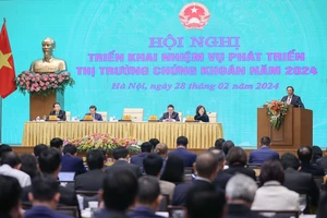 Thủ tướng Phạm Minh Chính chủ trì và phát biểu tại Hội nghị triển khai nhiệm vụ phát triển thị trường chứng khoán năm 2024. Ảnh: VIẾT CHUNG