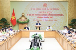 Thủ tướng Phạm Minh Chính chủ trì và phát biểu tại phiên họp của Ủy ban quốc gia Đổi mới GD-ĐT. Ảnh: VIẾT CHUNG