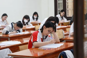 Hơn 116.000 học sinh Hà Nội thi thử tốt nghiệp THPT