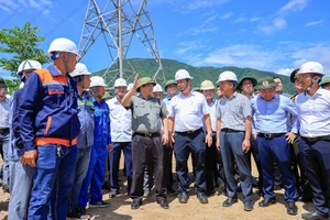 Thủ tướng Phạm Minh Chính kiểm tra, đốc thúc dự án đường dây tải điện 500 kV mạch 3 Quảng Trạch (Quảng Bình) - Phố Nối (Hưng Yên) vào sáng 2-6-2024