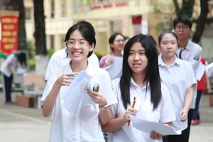 Học sinh dự thi vào lớp 10 tại Hà Nội