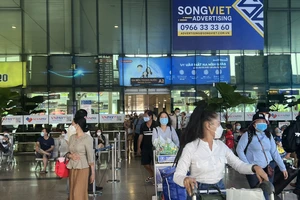 Ngày 3-5, gần 60.000 lượt khách đến sân bay Tân Sơn Nhất