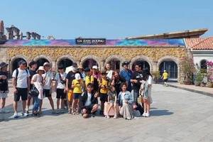 Đoàn khách Đài Loan tham quan Phú Quốc. Ảnh: Hà Tuấn Minh