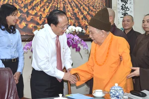 Lãnh đạo TPHCM thăm, chúc tết 3 Phó Pháp chủ Hội đồng Chứng minh Giáo hội Phật giáo Việt Nam