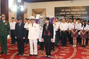 Ngày thứ hai cử hành lễ viếng nguyên Thủ tướng Phan Văn Khải