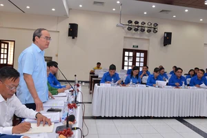 Bí thư Thành ủy TPHCM Nguyễn Thiện Nhân phát biểu trong buổi làm việc với Ban Thường vụ Thành đoàn TPHCM. Ảnh: VIỆT DŨNG