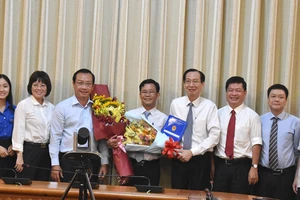 Chủ tịch UBND quận 8 Trần Quang Thảo nhận nhiệm vụ mới