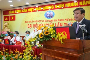 Chủ tịch UBND TPHCM Nguyễn Thành Phong phát biểu chỉ đạo tại đại hội. Ảnh: DŨNG PHƯƠNG