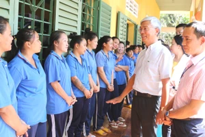 Phó Chủ tịch UBND TPHCM Võ Văn Hoan thăm, chúc tết các cơ sở cai nghiện ma túy 