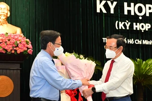 Đồng chí Phan Văn Mãi được bầu giữ chức vụ Chủ tịch UBND TPHCM