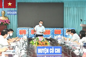 Bí thư Thành ủy TPHCM Nguyễn Văn Nên phát biểu trong buổi làm việc với huyện Củ Chi về phòng chống dịch Covid-19. Ảnh: VIỆT DŨNG