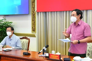 Bí thư Thành ủy TPHCM Nguyễn Văn Nên phát biểu trong buổi gặp gỡ các chuyên gia. Ảnh: VIỆT DŨNG