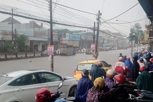 Mưa lớn, nhiều tuyến đường tại TP Biên Hòa ngập nặng