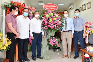 Chủ tịch UBND tỉnh Đồng Nai thăm Văn phòng đại diện Báo Sài Gòn Giải Phóng