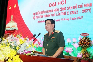 Thiếu tướng Phan văn Xựng phát biểu chỉ đạo đại hội