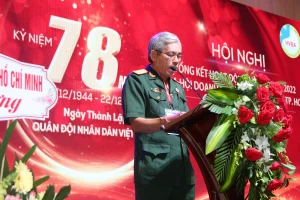 Ông Nguyễn Lương Quân, Phó Chủ tịch kiêm Tổng Thư ký Hội Doanh nhân Cựu chiến binh TPHCM phát biểu báo cáo tại hội nghị.