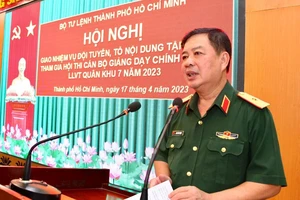 Thiếu tướng Phan Văn Xựng phát biểu chỉ đạo hội nghị