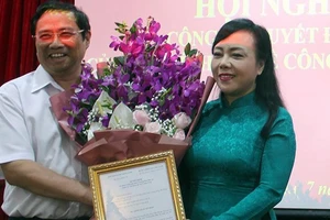 Bộ trưởng Nguyễn Thị Kim Tiến giữ chức Trưởng ban Bảo vệ, chăm sóc sức khoẻ cán bộ Trung ương