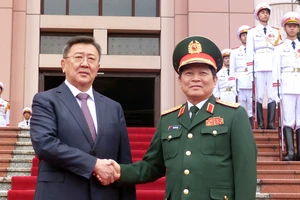 Việt Nam và Mông Cổ tăng cường hợp tác về quốc phòng