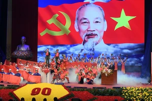 Mít tinh trọng thể kỷ niệm 90 năm Ngày thành lập Đảng Cộng sản Việt Nam