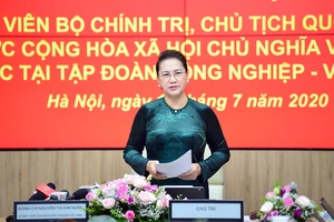 Chủ tịch Quốc hội Nguyễn Thị Kim Ngân yêu cầu Viettel tiếp tục tiên phong kiến tạo cuộc sống số tại Việt Nam