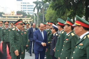 Thủ tướng Nguyễn Xuân Phúc thăm và làm việc tại Học viện Quốc phòng