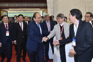 Thủ tướng Nguyễn Xuân Phúc: Đội ngũ trí thức KH-CN là tài sản quý báu của quốc gia