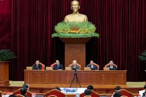Tổng Bí thư Nguyễn Phú Trọng và các đồng chí lãnh đạo Đảng, Nhà nước đến dự hội nghị tại điểm cầu chính trụ sở Trung ương Đảng ở Hà Nội. Ảnh: VIẾT CHUNG