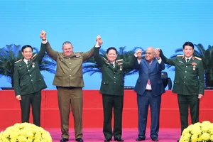 Trao Huân chương của Cộng hòa Cuba tặng các cá nhân Quân đội nhân dân Việt Nam