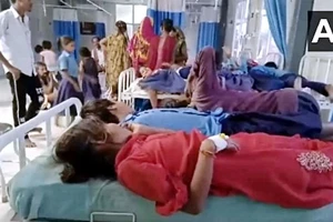 Ấn Độ: 50 trẻ em nhập viện sau bữa trưa tại trường 
