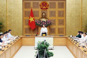 Phó Thủ tướng Lê Minh Khái chủ trì cuộc họp 