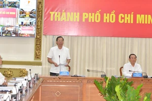 Chủ tịch UBND TPHCM phát biểu tại điểm cầu TPHCM. Ảnh: CAO THĂNG
