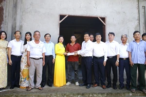 Báo SGGP và Chi hội Thiện Nhân hỗ trợ xây nhà cho các gia đình khó khăn tại Nghệ An 