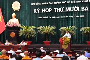 Bí thư Thành ủy TPHCM Nguyễn Văn Nên phát biểu tại kỳ họp. Ảnh: VIỆT DŨNG