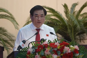 Ông Nguyễn Thành Tiến, Trưởng Ban Đô thị HĐND TP Đà Nẵng báo cáo dự án chậm triển khai. Ảnh: XUÂN QUỲNH