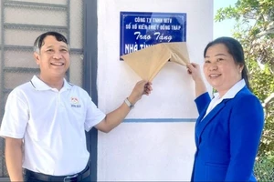  Công ty XSKT Đồng Tháp phối hợp Công ty XSKT và Dịch vụ tổng hợp Đồng Nai trao nhà cho hộ nghèo Đồng Nai