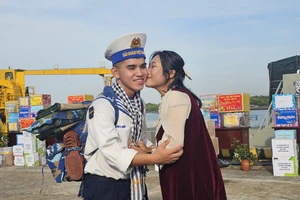 “Em chờ anh về ổn định sự nghiệp rồi cưới em”, Lê Thị Quỳnh Như trao gửi tình cảm đến bạn trai - Hạ sĩ Nguyễn Tấn Giàu