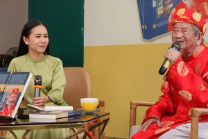 Nhà nghiên cứu Nguyễn Đình Tư đón tuổi 104 tại Đường sách TPHCM 