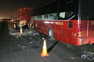 Điều tra nguyên nhân vụ tai nạn giữa xe khách và container trên cao tốc TPHCM - Trung Lương
