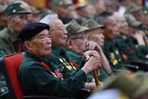 Các chiến sĩ Điện Biên Phủ tại buổi gặp mặt. Ảnh: QUANG PHÚC