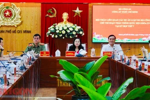Đồng chí Nguyễn Thị Lệ, Phó Bí thư Thành ủy TPHCM, Chủ tịch HĐND TPHCM cùng lãnh đạo các đơn vị tham dự hội thảo