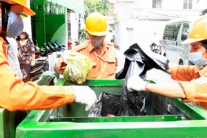 Bất cập trong thu gom và xử lý rác thải ở Hà Nội