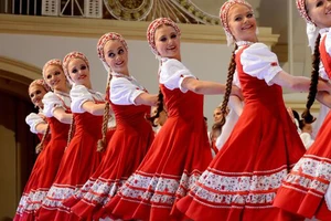 Đoàn nghệ thuật Nga trình diễn tại Hà Nội trong sự kiện Những ngày văn hóa Nga tại Việt Nam năm 2023. Ảnh: VGP
