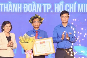 Hội thi Báo cáo viên toàn quốc lần thứ IV năm 2024: Báo cáo viên Nguyễn Linh Phong giành Giải Nhất 