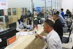 Người dân ở Hà Nội có thể lựa chọn nhiều phương án để cấp đổi giấy phép lái xe