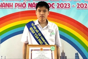 Nguyễn Hạo Thiên, học sinh Trường TH-THCS-THPT Lê Thánh Tông (quận Tân Phú, TPHCM) là thủ khoa toàn quốc khối A1