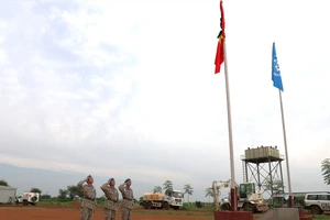 Nghi lễ treo cờ rủ tưởng niệm Tổng Bí thư Nguyễn Phú Trọng của lực lượng gìn giữ hòa bình Việt Nam tại Abyei và Nam Sudan