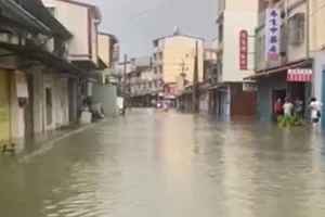Ngập lụt tại đảo Đài Loan. Ảnh: CCTV